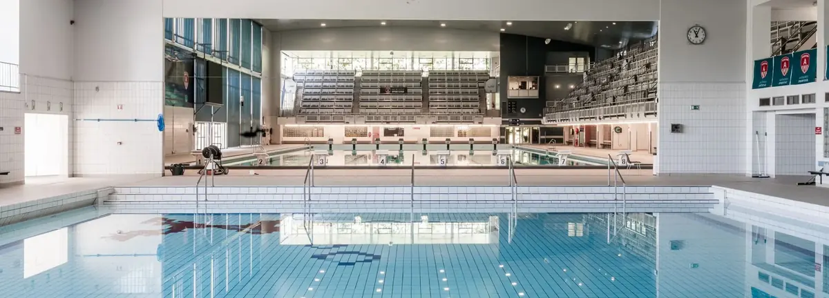 Zwembad Wezenberg in Antwerpen, het olympisch bad waar Swimlife lesgeeft